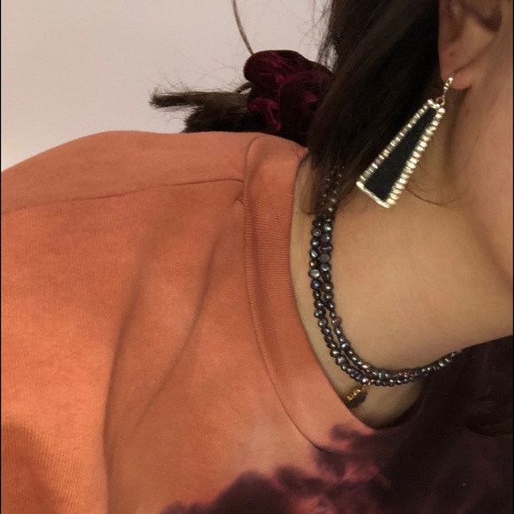 Black and crystal Triangle drop earrings - Picture 3 of 4